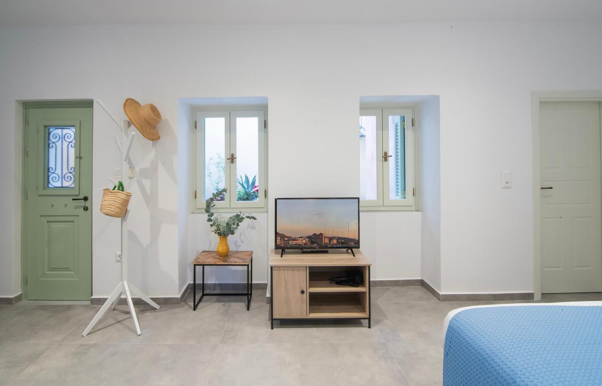 Chora Aegina'S Apartments Exterior photo